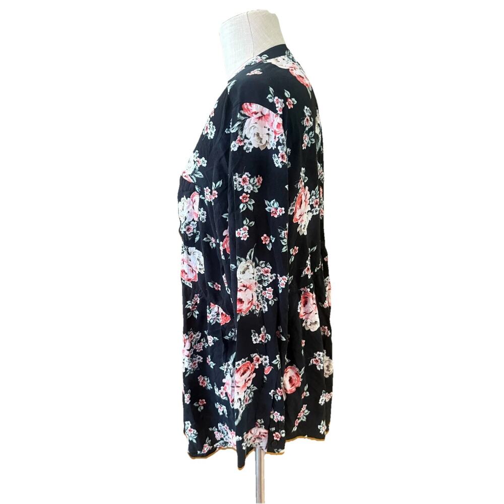 Torrid Blouse Top Womens Size 3 3x. Black Pink Floral Long Sleeve Button Down - Picture 6 of 7